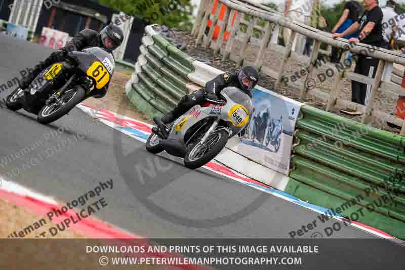 Vintage motorcycle club;eventdigitalimages;mallory park;mallory park trackday photographs;no limits trackdays;peter wileman photography;trackday digital images;trackday photos;vmcc festival 1000 bikes photographs